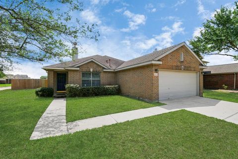 Single Family Residence in Baytown TX 4826 Bentonite Boulevard.jpg