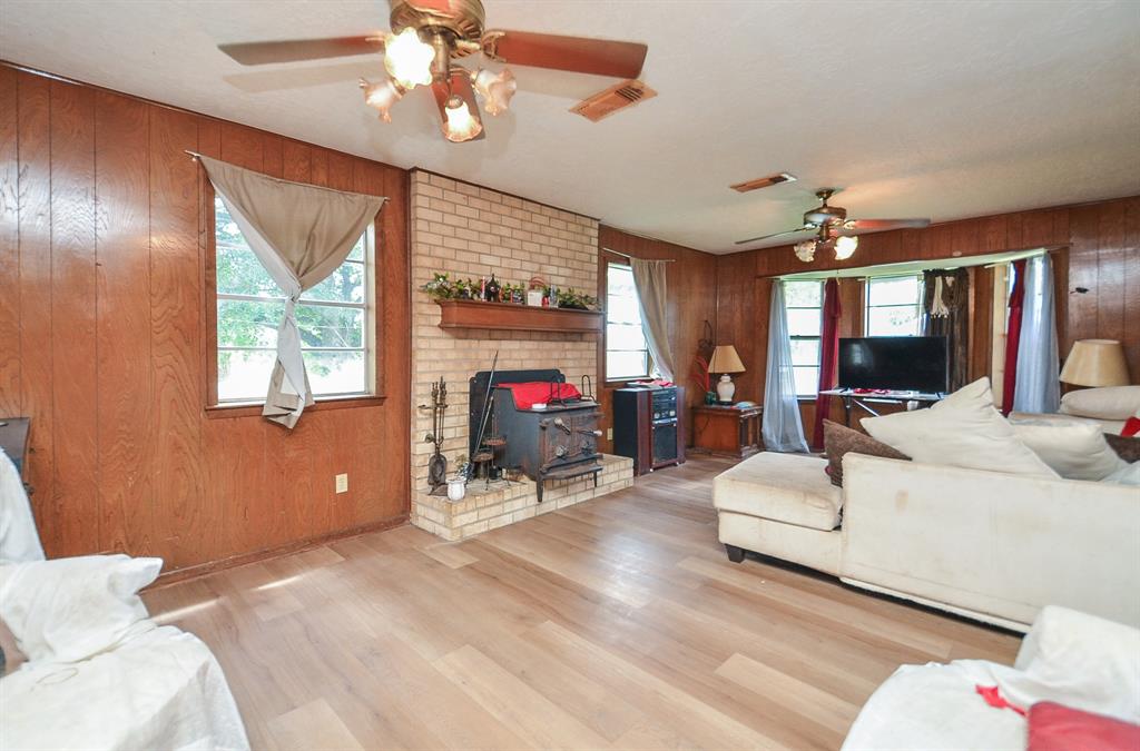 509 S Avenue A St, Bellville, Texas image 9