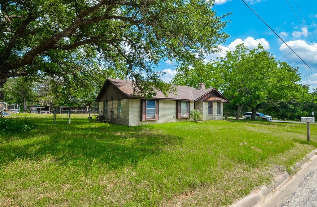 509 S Avenue A St, Bellville, Texas image 3