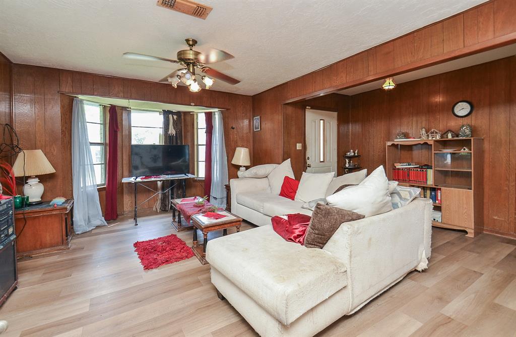 509 S Avenue A St, Bellville, Texas image 6