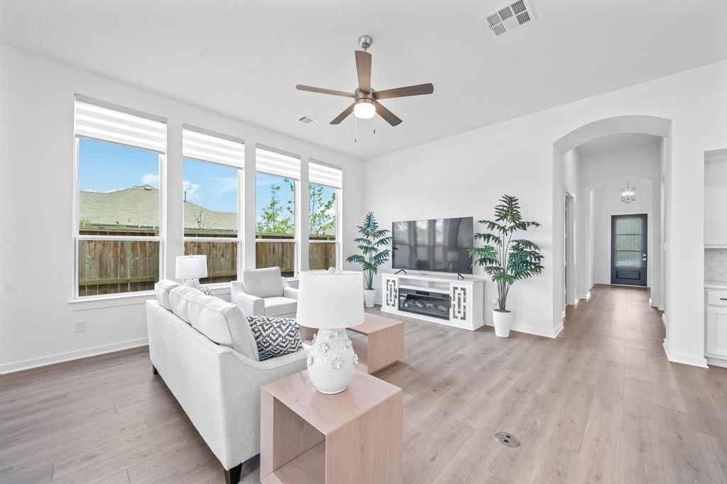 957 Terlingua Creek Drive, Conroe, Texas image 16