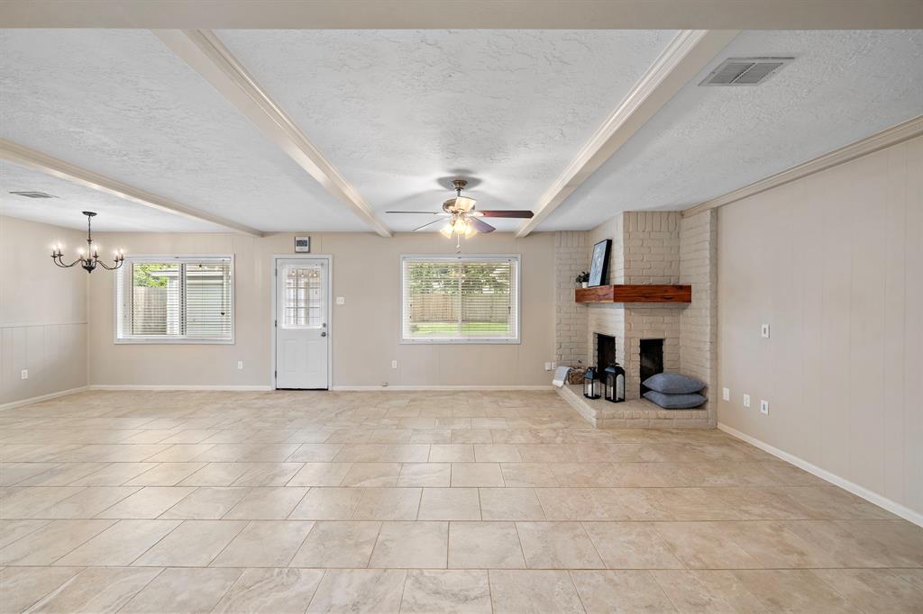 1050 Cottage Oak Lane