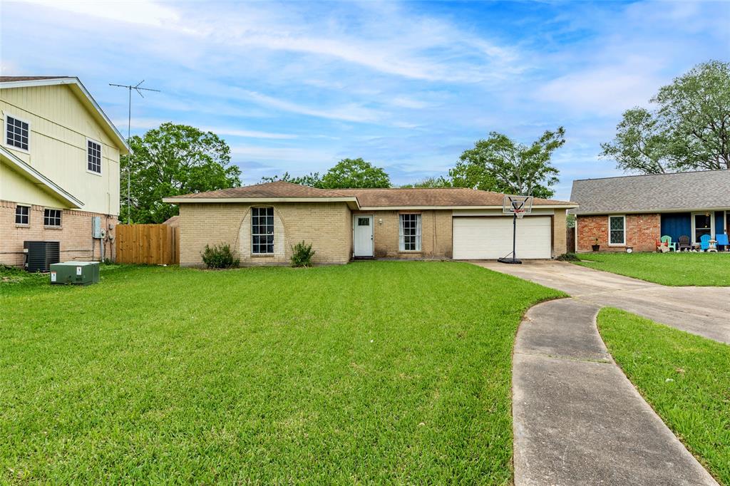 3310 Ashwyne Court, La Porte, Texas image 1