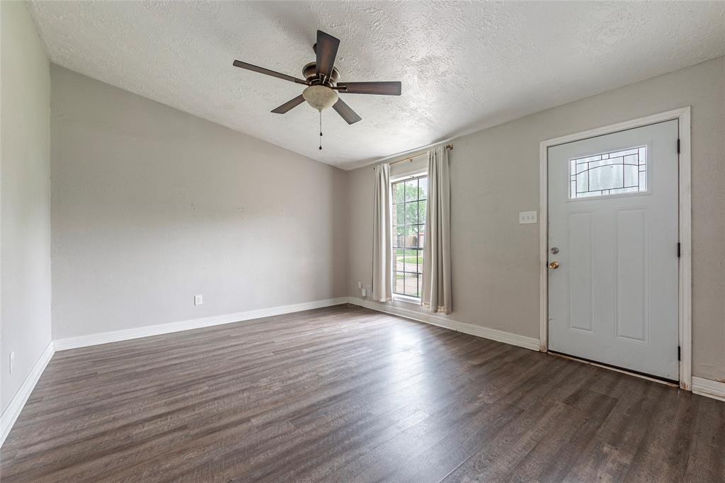 3310 Ashwyne Court, La Porte, Texas image 3