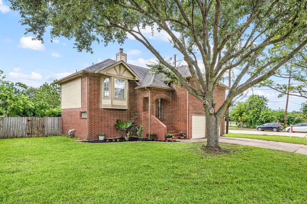 2031 Summerfield Place, Sugar Land, Texas image 2