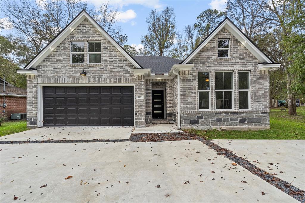 719 Moose Drive, Crosby, Texas image 2