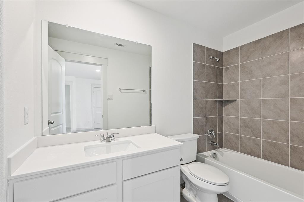 4335 Maple Root Lane, Pinehurst, Texas image 12