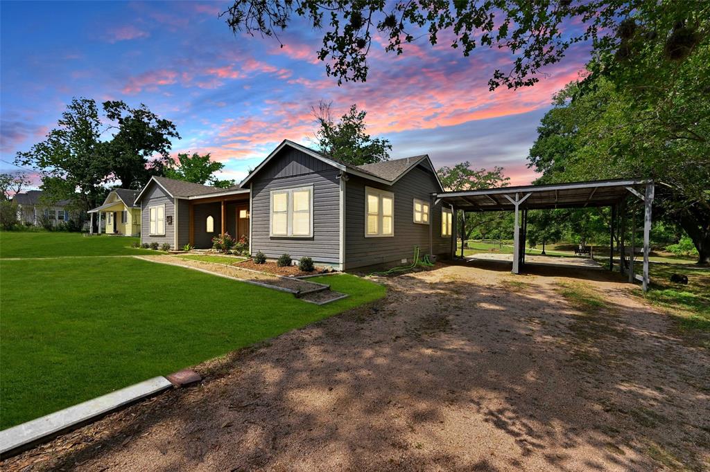 212 N Miller Street, Bellville, Texas image 3