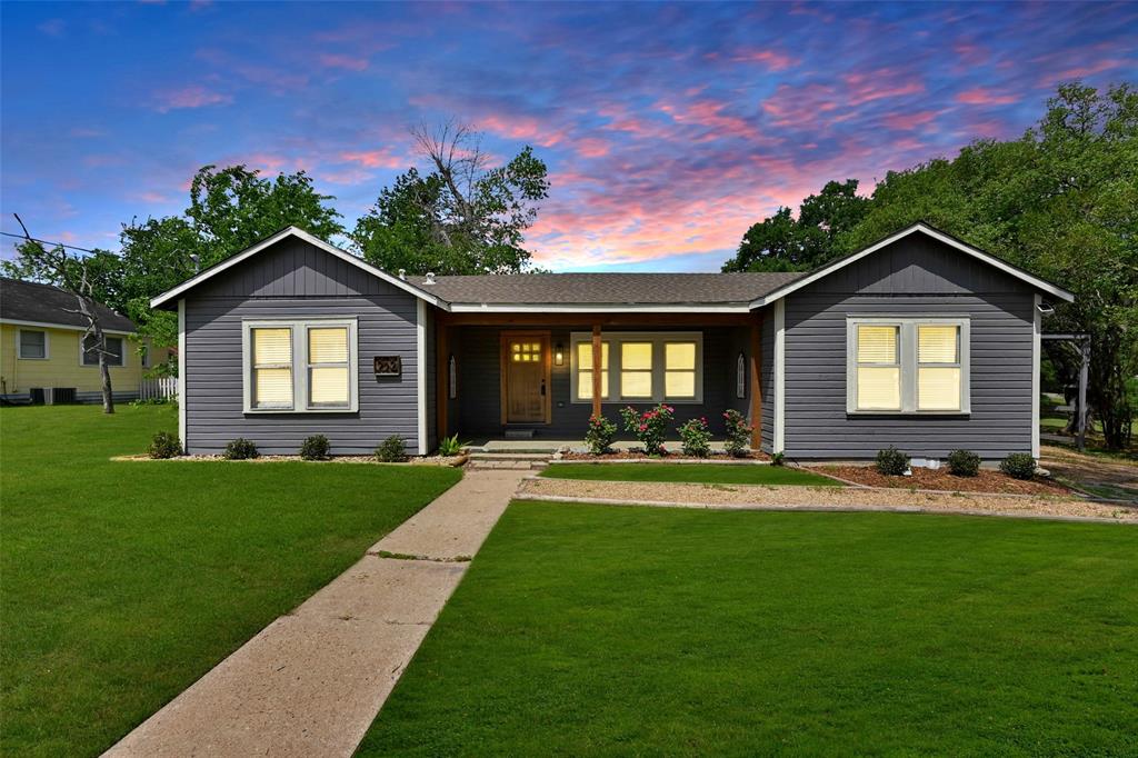 212 N Miller Street, Bellville, Texas image 1
