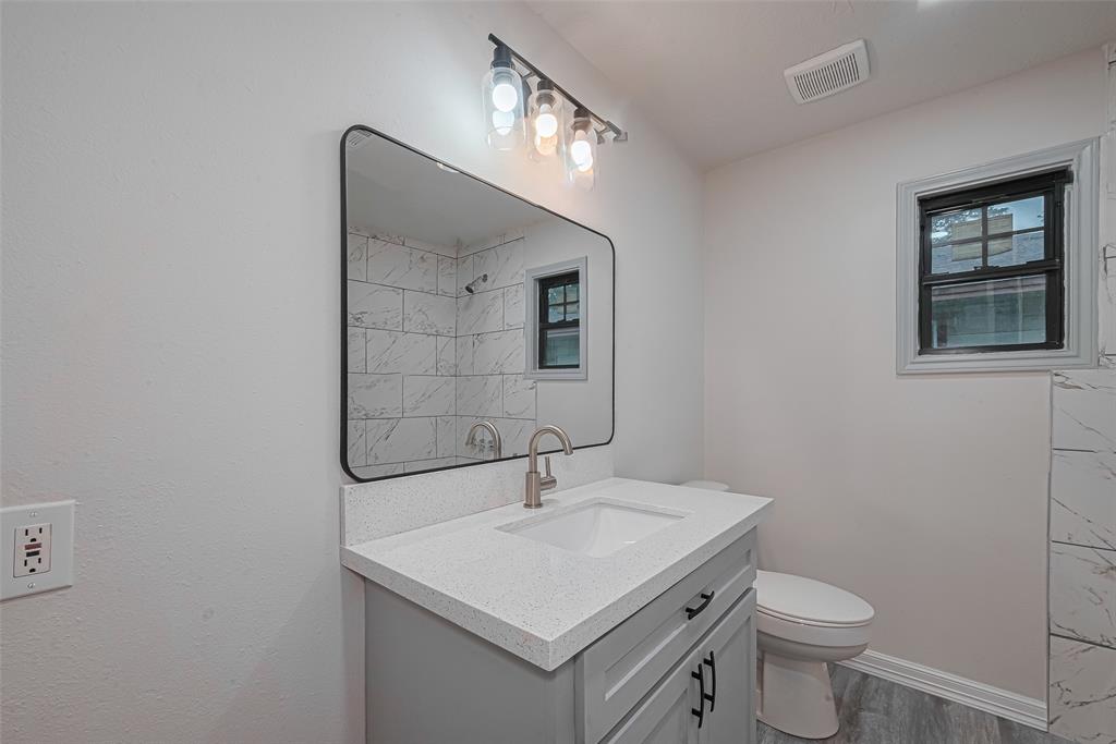 126 E Melville Drive, Crosby, Texas image 26
