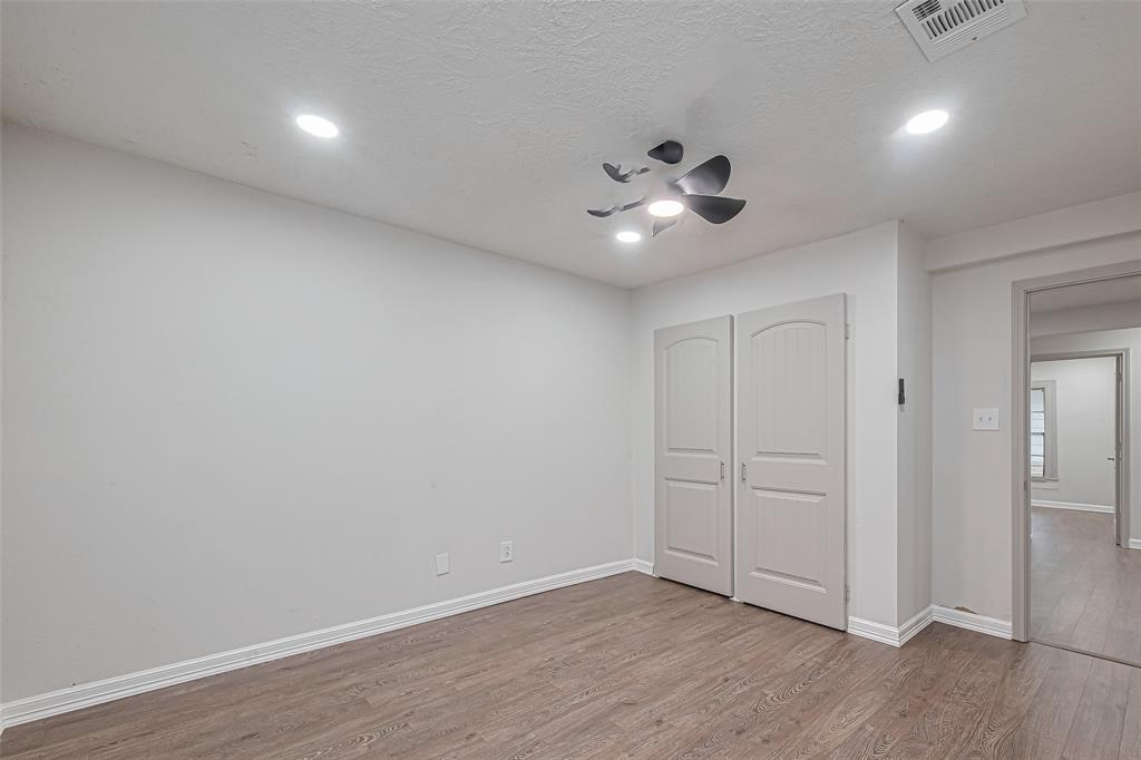 126 E Melville Drive, Crosby, Texas image 17