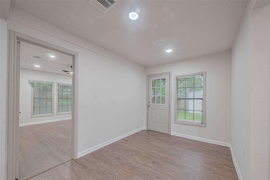126 E Melville Drive, Crosby, Texas image 13