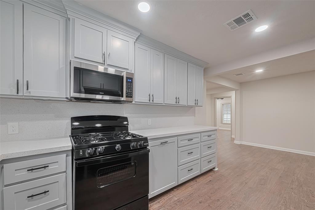 126 E Melville Drive, Crosby, Texas image 21