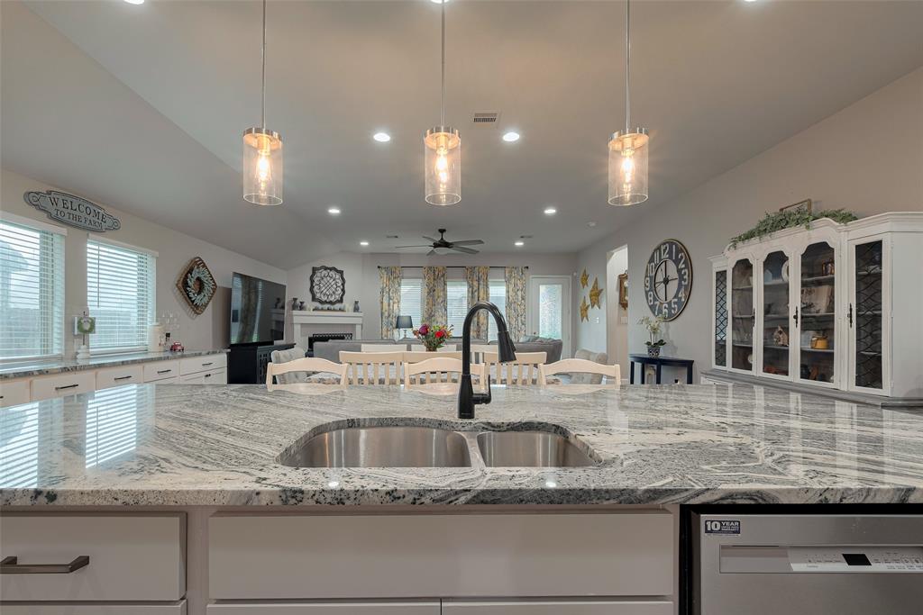 18920 Rosewood Terrace Drive, New Caney, Texas image 1