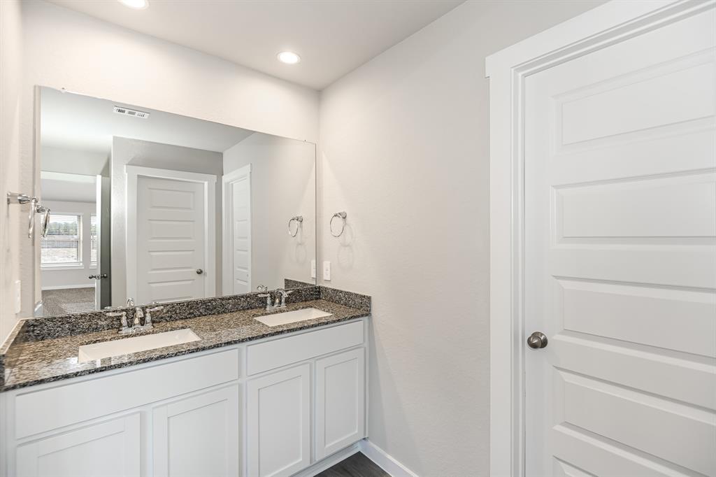 4004 Silver Falls Lane, League City, Texas image 17
