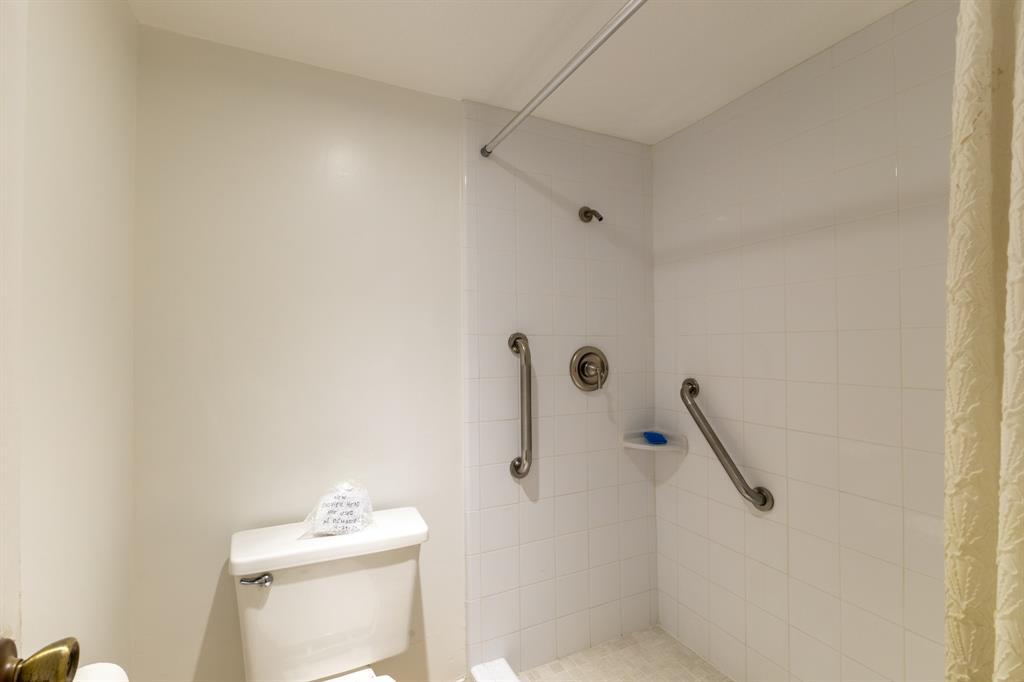 1860 White Oak Drive #333, Houston, Texas image 3