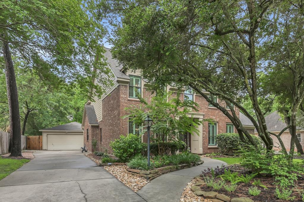 42 Pebble Hollow Court