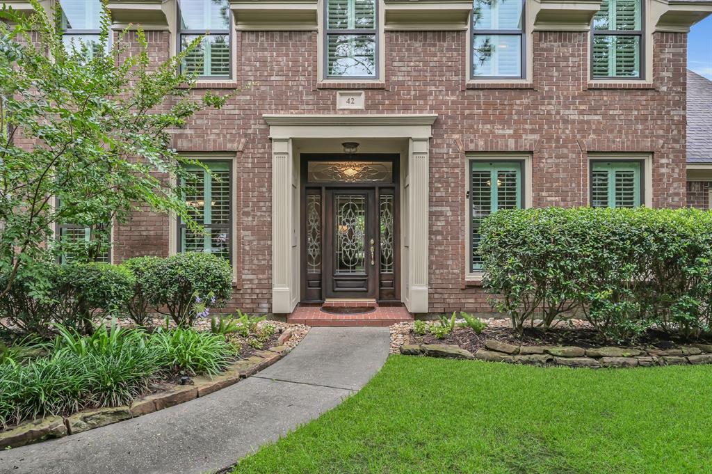 42 Pebble Hollow Court