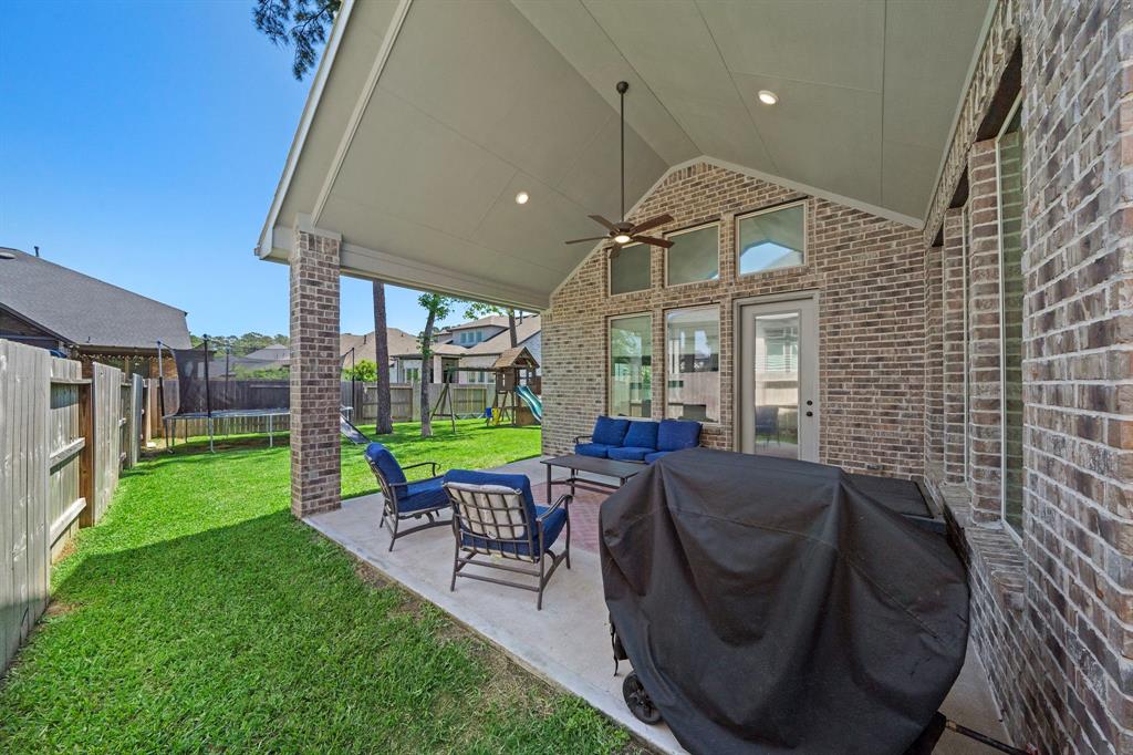 908 Falcon Hollow Lane, Pinehurst, Texas image 36