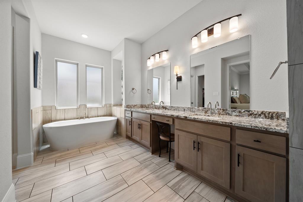 908 Falcon Hollow Lane, Pinehurst, Texas image 23