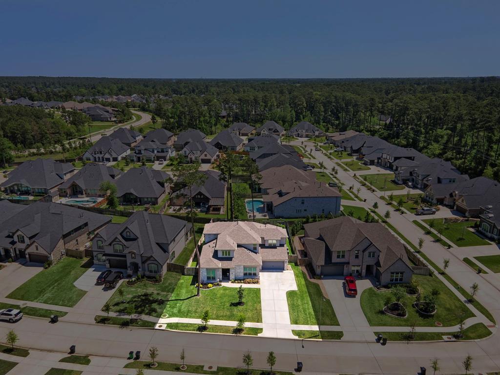 908 Falcon Hollow Lane, Pinehurst, Texas image 39
