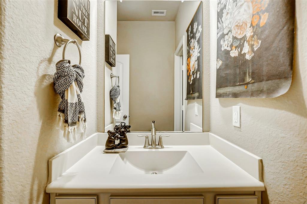 15707 E Chamfer Way, Crosby, Texas image 32