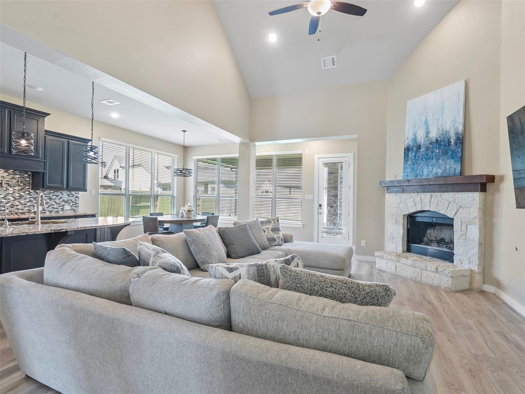 16819 Beechwood Forest Way