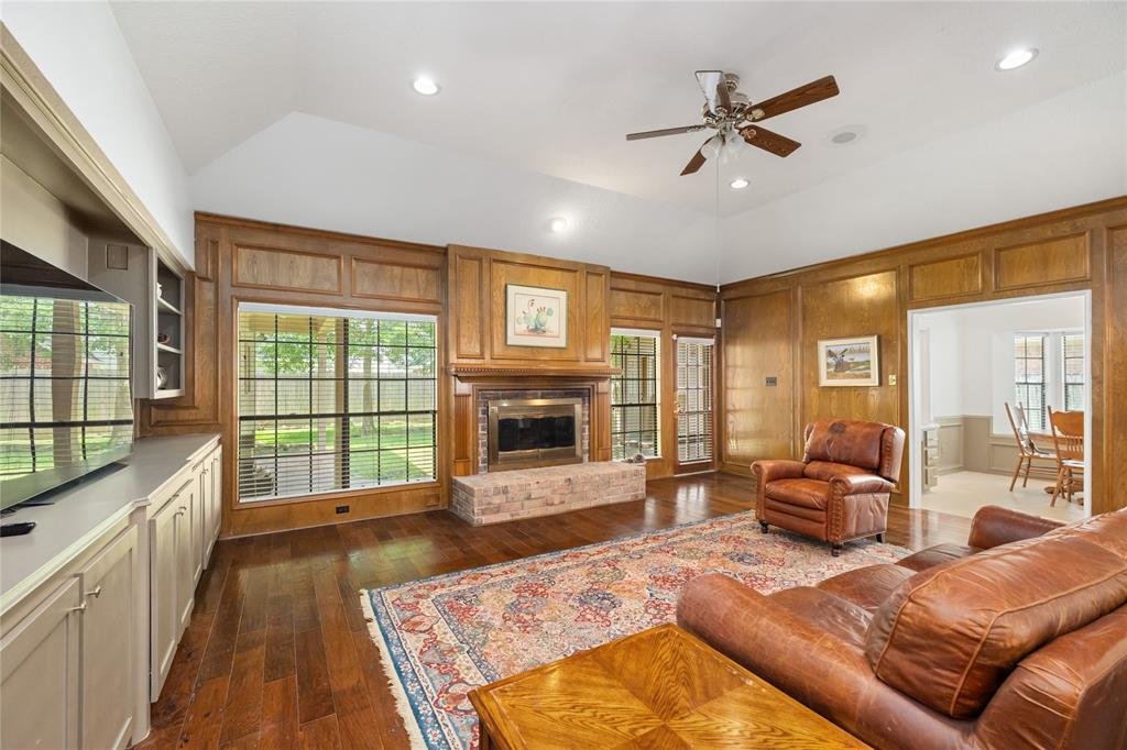 12915 Lake Mist Drive, Cypress, Texas image 10
