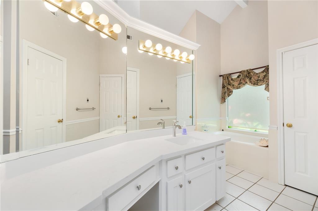 12915 Lake Mist Drive, Cypress, Texas image 26