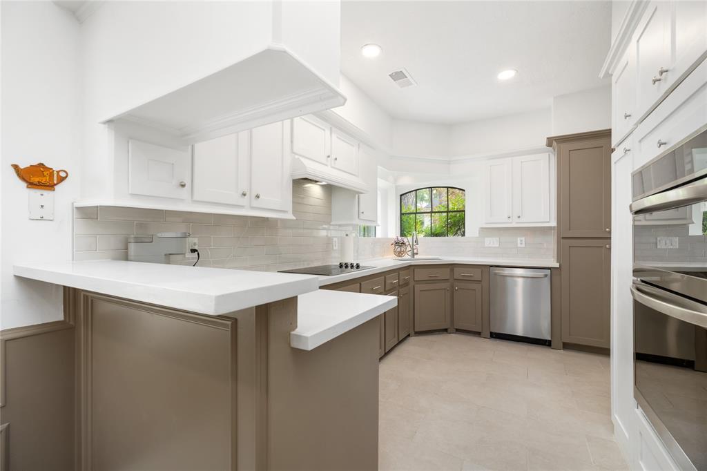 12915 Lake Mist Drive, Cypress, Texas image 16