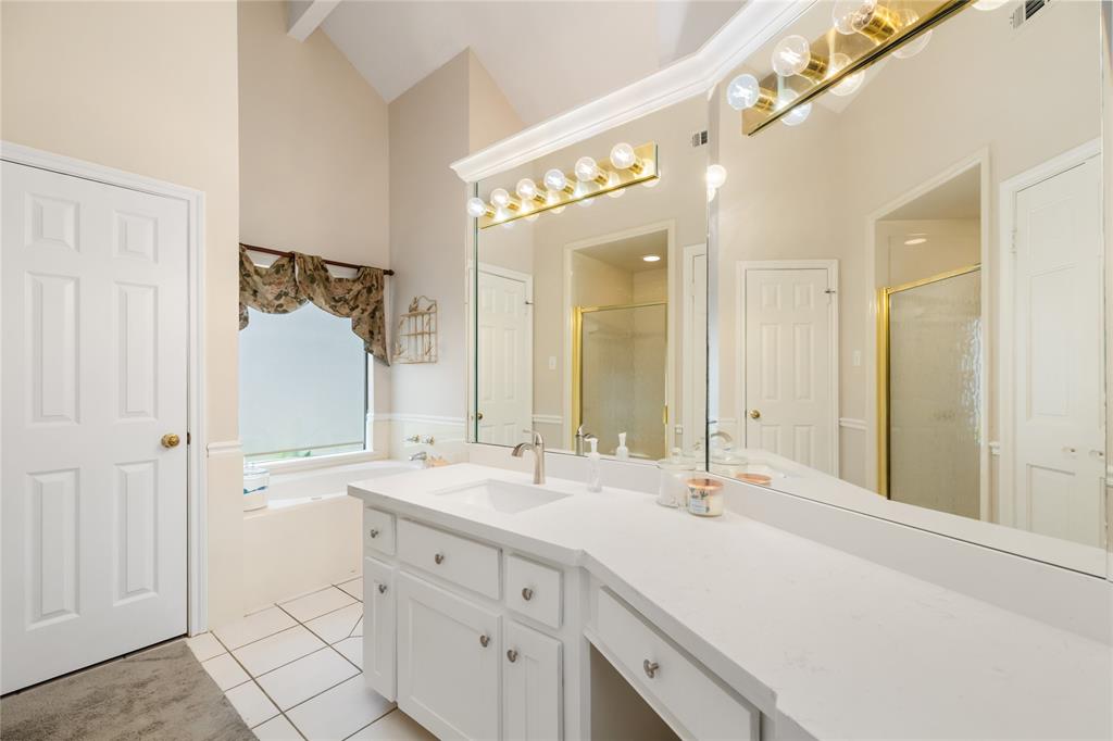 12915 Lake Mist Drive, Cypress, Texas image 28