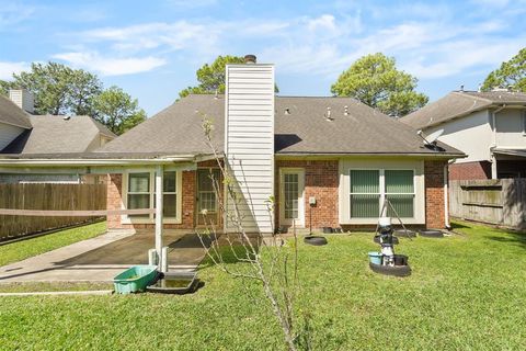 Single Family Residence in Houston TX 9934 Burntfork Drive 5.jpg