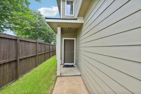 Townhouse in Pasadena TX 6503 Fern Creek Ct Ct 32.jpg