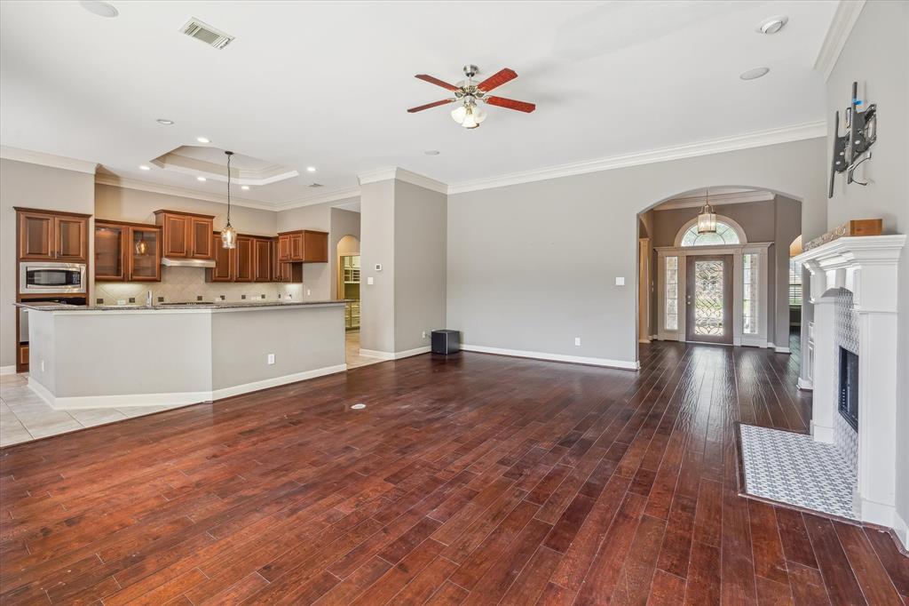 2703 Kestrel Trace Lane, Katy, Texas image 8