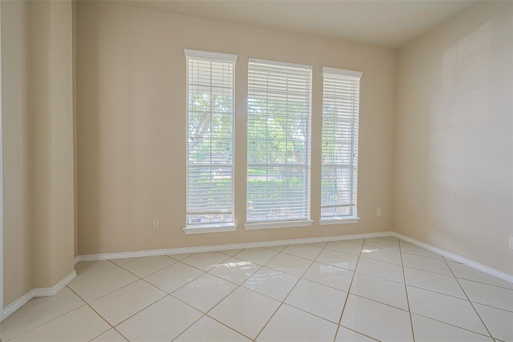 2206 Grand Shore Court, Pearland, Texas image 6