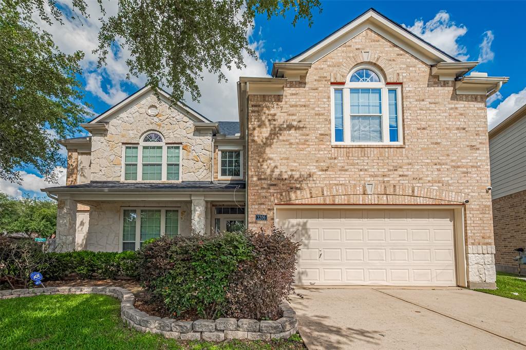 2206 Grand Shore Court, Pearland, Texas image 1