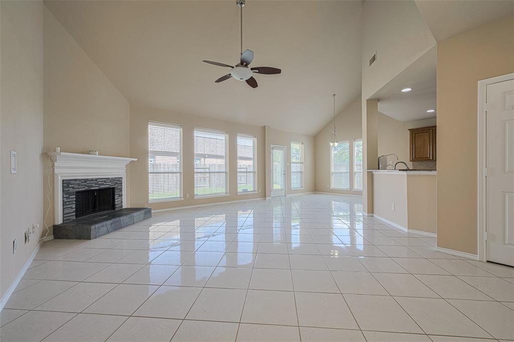 2206 Grand Shore Court, Pearland, Texas image 12