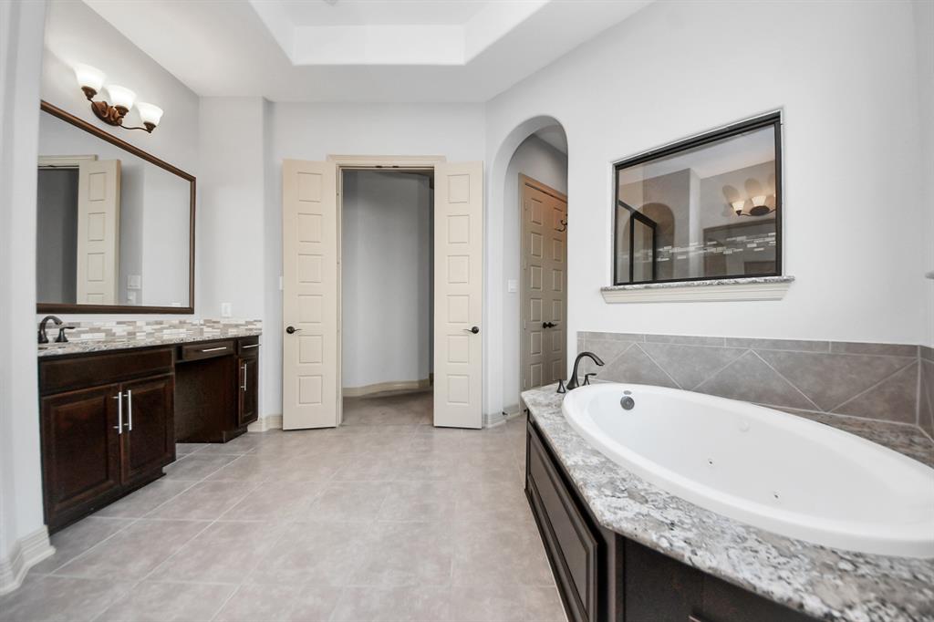10458 Lake Palmetto Drive, Conroe, Texas image 25
