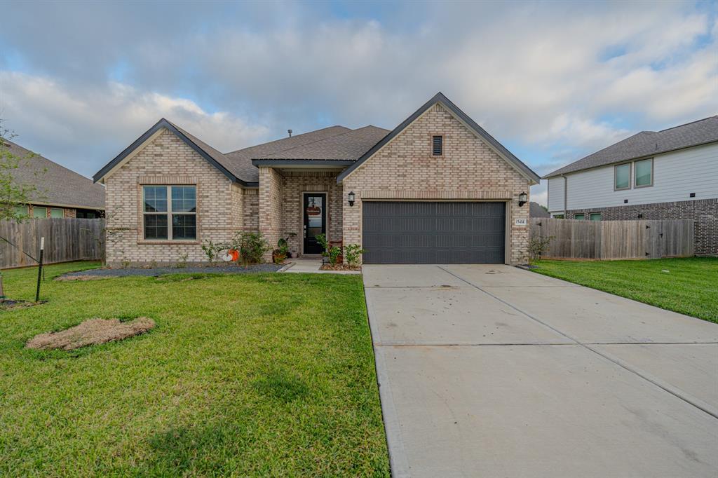 15414 Spring Lake Avenue, Baytown, Texas image 1