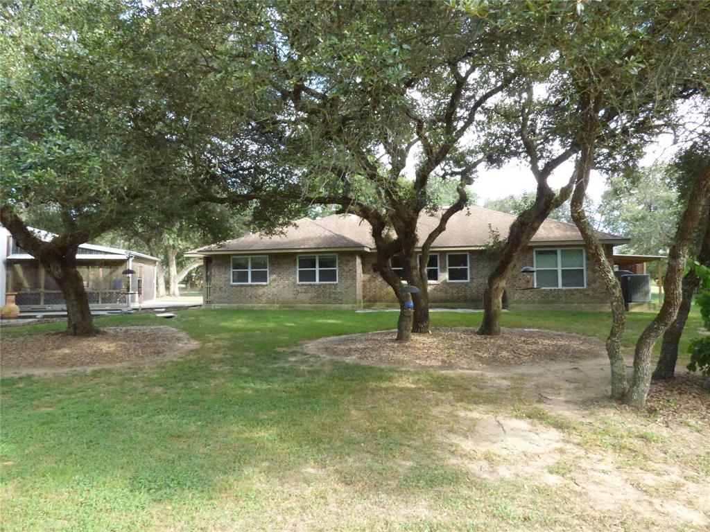 1074 Buffalo Circle, Altair, Texas image 16