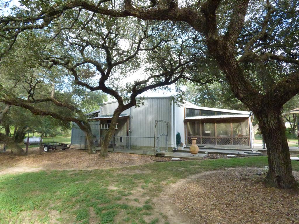 1074 Buffalo Circle, Altair, Texas image 17