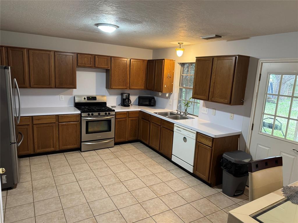 3027 Texas Oak Drive, Katy, Texas image 2