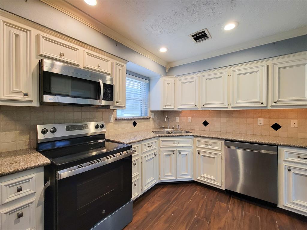 5535 Enchanted Timbers Drive, Humble, Texas image 11