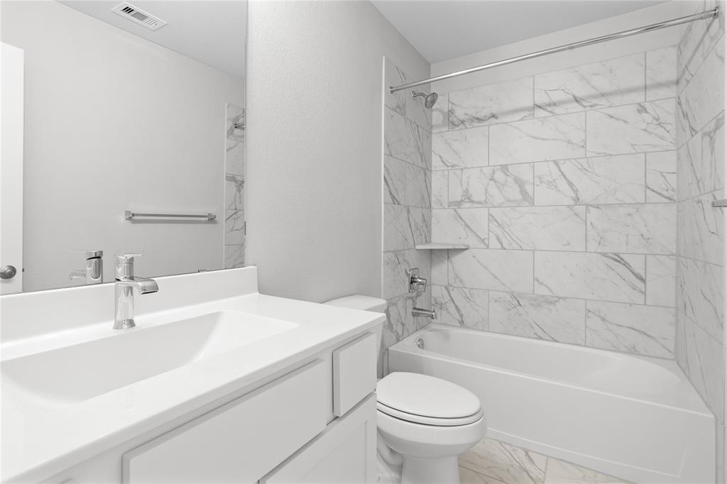 4715 Whisperwood Drive, Rosenberg, Texas image 21