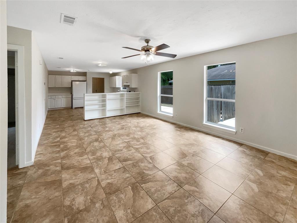 8898 E Buffalo Circle, Willis, Texas image 3