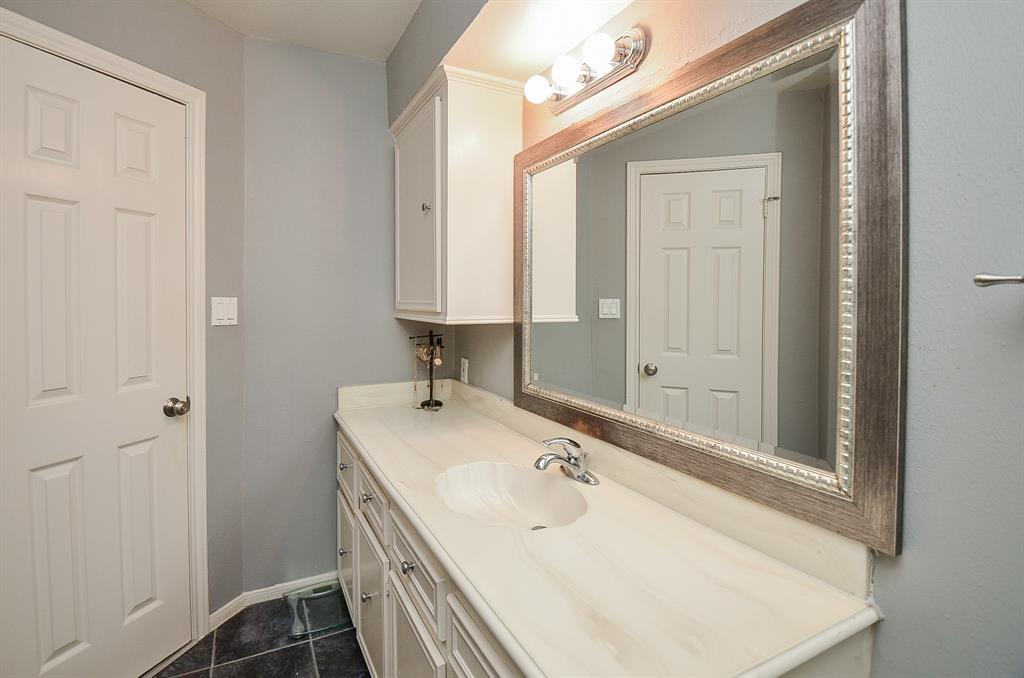 2842 W Pebble Beach Drive, Missouri City, Texas image 30