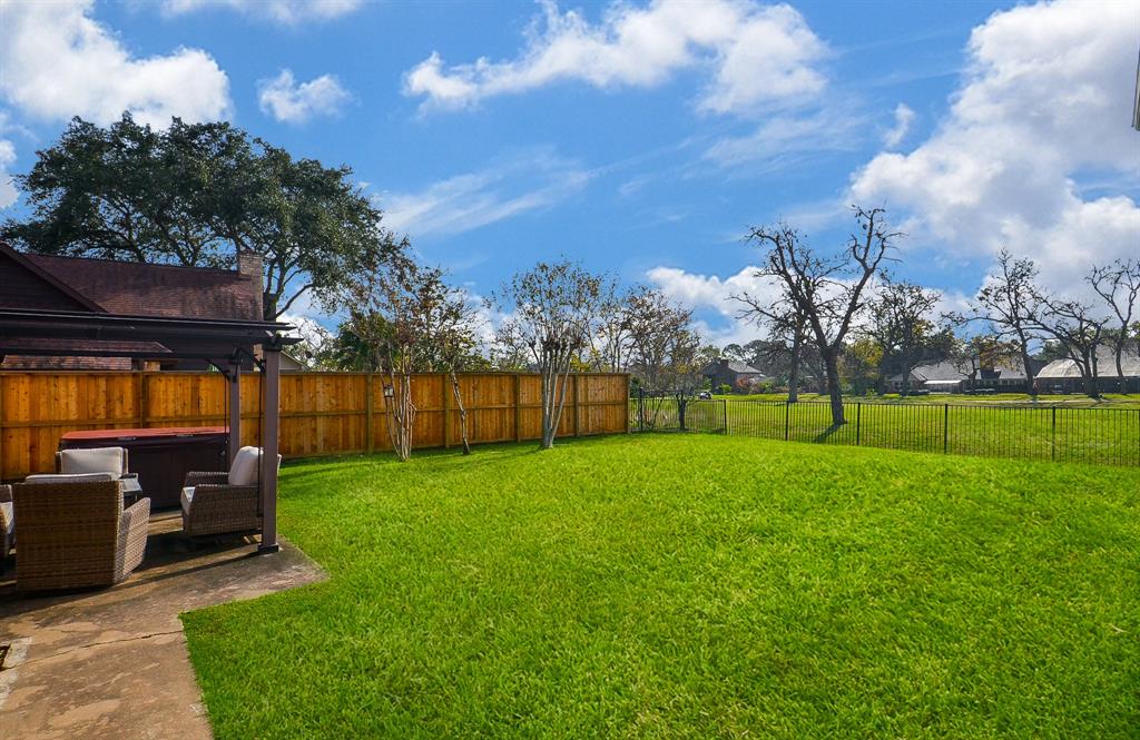 2842 W Pebble Beach Drive, Missouri City, Texas image 32
