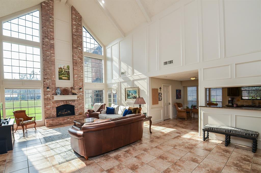 2842 W Pebble Beach Drive, Missouri City, Texas image 1