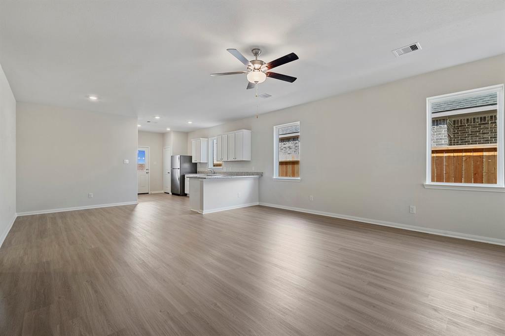 1031 Rosewood Trail, Beasley, Texas image 9