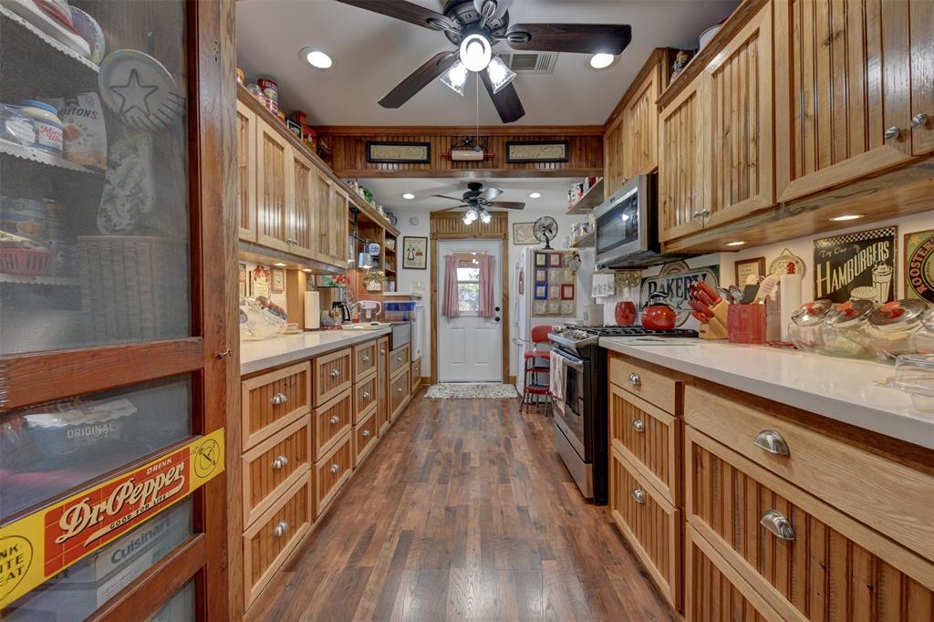 732 E Kuehn Street, Bellville, Texas image 19